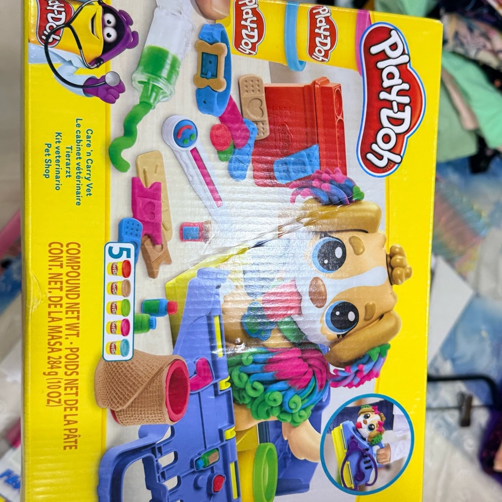 Play-Doh Care ’n Carry Vet Playset Puppy | 5 Cans | Kids Pretend Toy - Picture 9 of 9